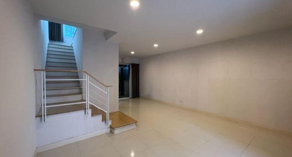 Продажа 3 спальни таунхаус в Mueang Nonthaburi, Нонтабури