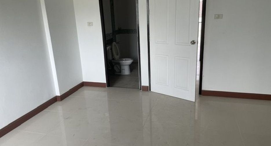 For sale 4 ベッドルーム townhouse in Hat Yai, Songkhla