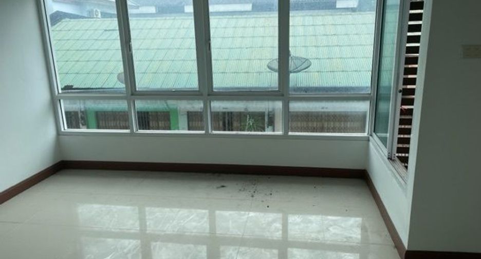 For sale 4 ベッドルーム townhouse in Hat Yai, Songkhla