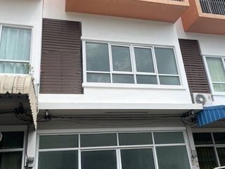 For sale 4 bedrooms townhouse in Hat Yai, Songkhla