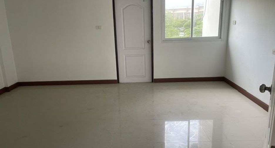 Casa adosada en venta de 4 habitaciones en Hat Yai, Songkhla