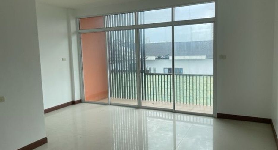 For sale 4 ベッドルーム townhouse in Hat Yai, Songkhla