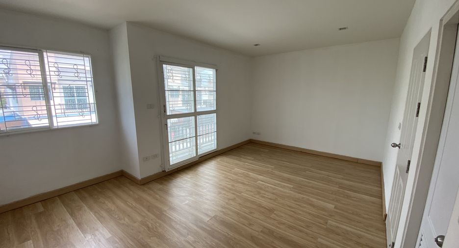For sale 3 bedrooms townhouse in Bang Bua Thong, Nonthaburi