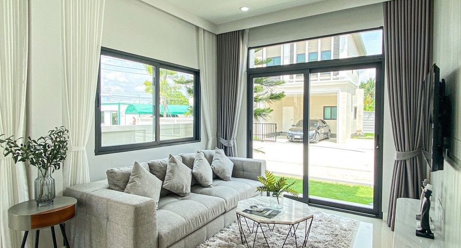 For sale 4 bedrooms house in Sam Phran, Nakhon Pathom