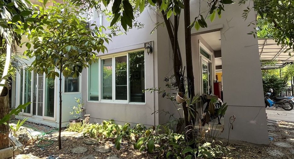 For sale 3 bedrooms house in Mueang Nonthaburi, Nonthaburi