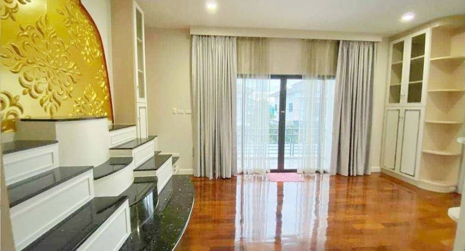 For sale 5 bedrooms house in Mueang Nonthaburi, Nonthaburi