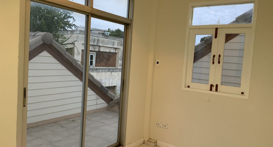 For sale 2 bedrooms house in Lam Luk Ka, Pathum Thani
