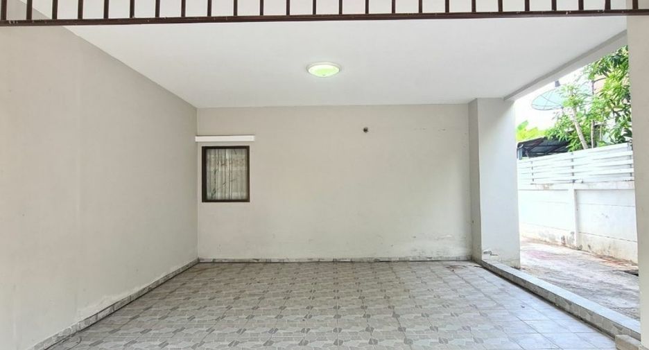 For sale 3 bedrooms house in Sai Noi, Nonthaburi