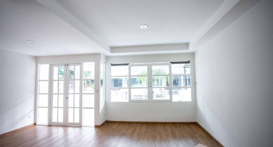 For sale 3 bedrooms townhouse in Bang Bua Thong, Nonthaburi