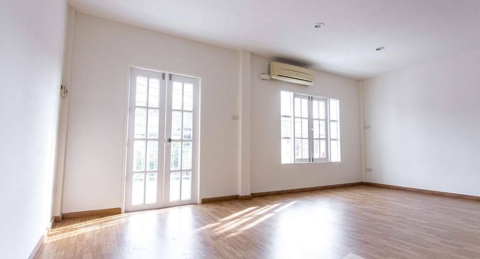 For sale 3 bedrooms townhouse in Bang Bua Thong, Nonthaburi