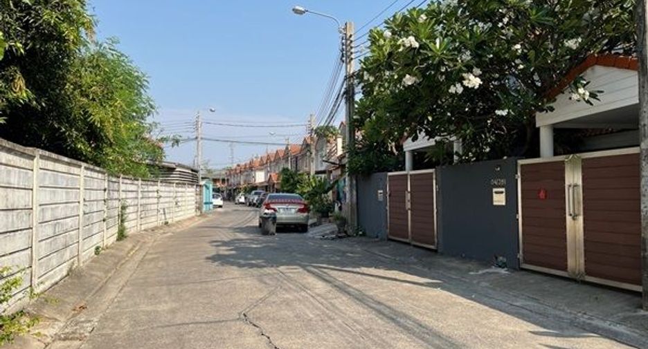 For sale 3 bedrooms townhouse in Bang Yai, Nonthaburi