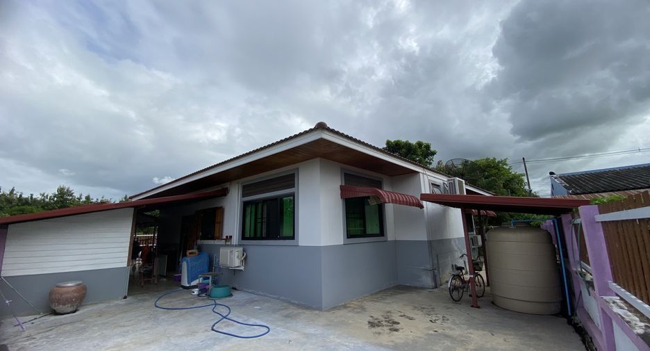 For sale 2 bedrooms house in Mueang Uttaradit, Uttaradit