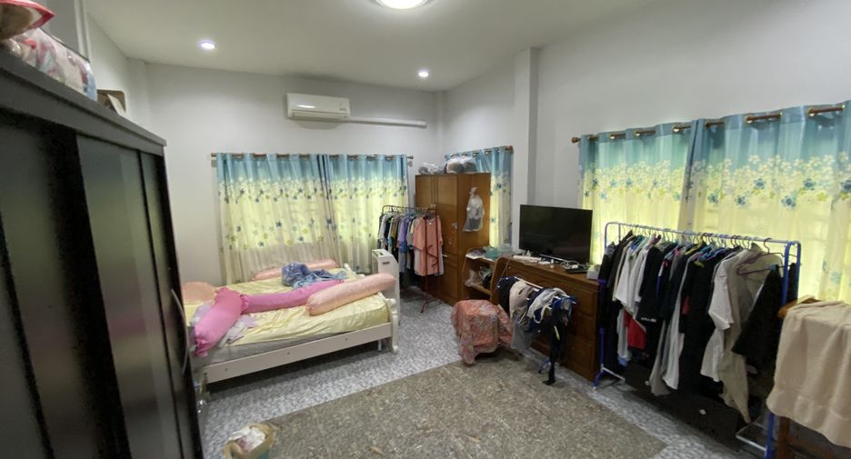 For sale 2 bedrooms house in Mueang Uttaradit, Uttaradit