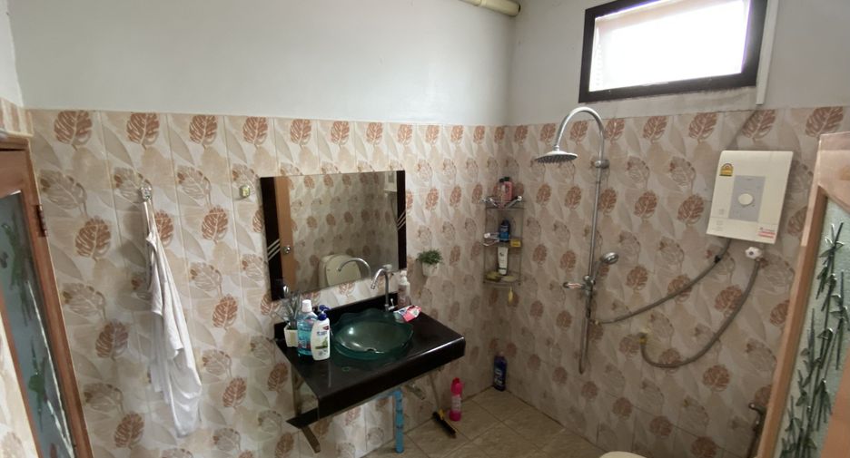 For sale 2 bedrooms house in Mueang Uttaradit, Uttaradit