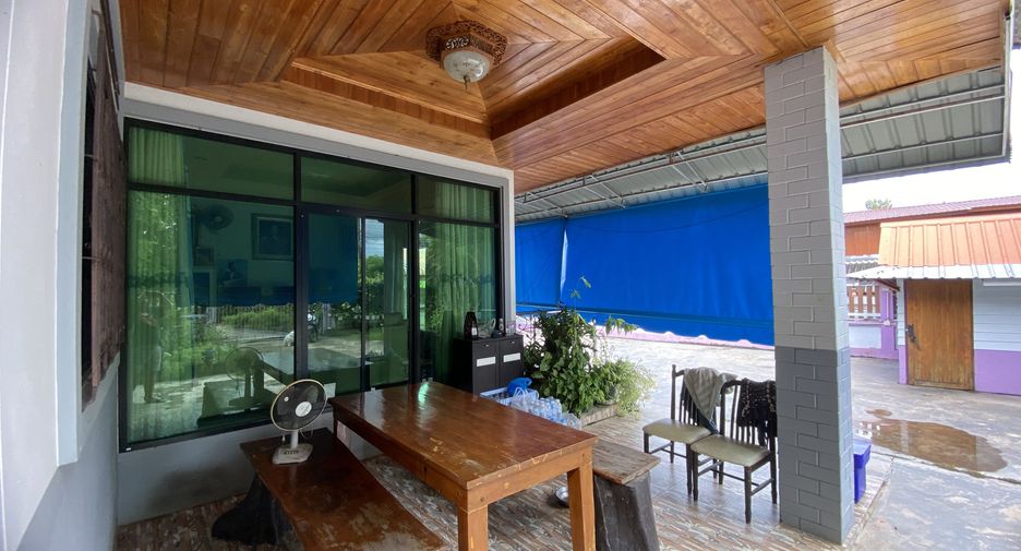 For sale 2 bedrooms house in Mueang Uttaradit, Uttaradit