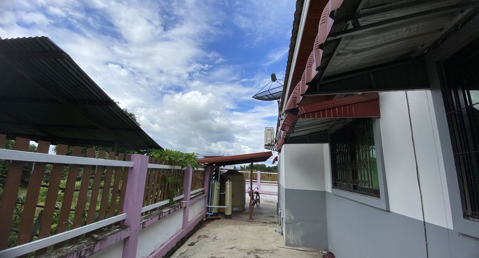 For sale 2 bedrooms house in Mueang Uttaradit, Uttaradit