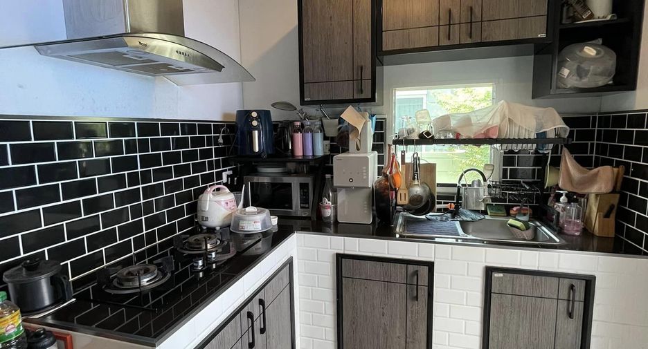 Haus zum Kauf mit 3 Zimmer in Mueang Samut Sakhon, Samut Sakhon