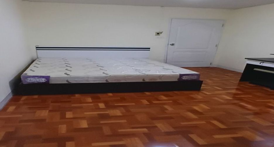 Casa adosada en venta de 3 habitaciones en Bang Bua Thong, Nonthaburi