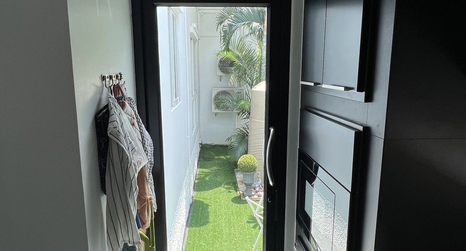 For sale 4 bedrooms house in Bang Bua Thong, Nonthaburi