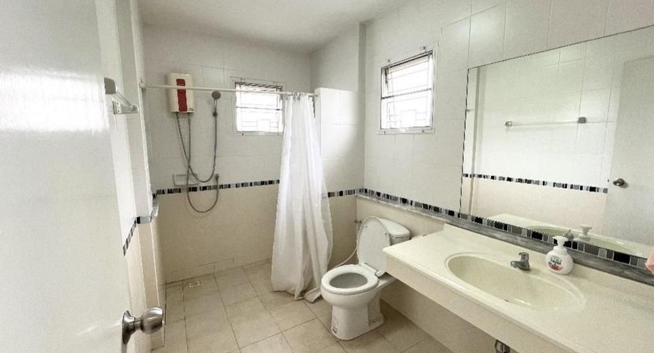 For rent 3 bedrooms house in Pak Kret, Nonthaburi