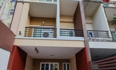 Reihenhaus zum Kauf mit 4 Zimmer in Bang Bua Thong, Nonthaburi