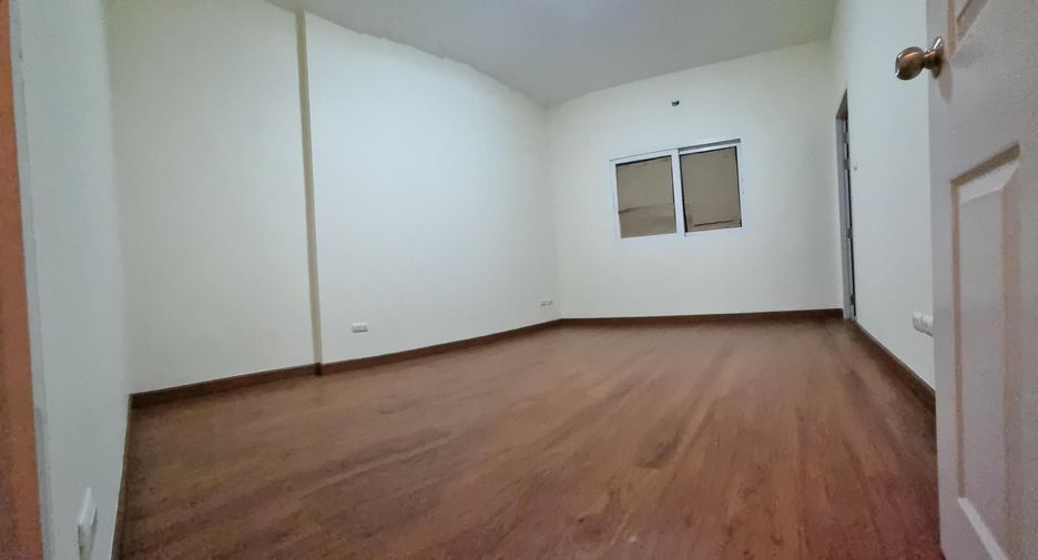 Reihenhaus zum Kauf mit 4 Zimmer in Bang Bua Thong, Nonthaburi