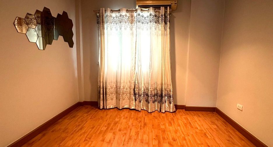Casa en venta de 3 habitaciones en Lam Luk Ka, Pathum Thani