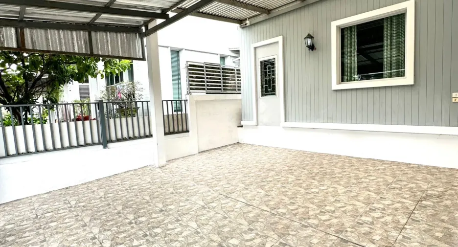 Casa en venta de 3 habitaciones en Lam Luk Ka, Pathum Thani