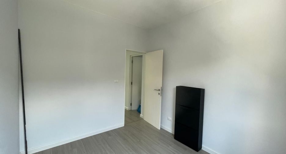For sale 4 bedrooms townhouse in Mueang Pathum Thani, Pathum Thani