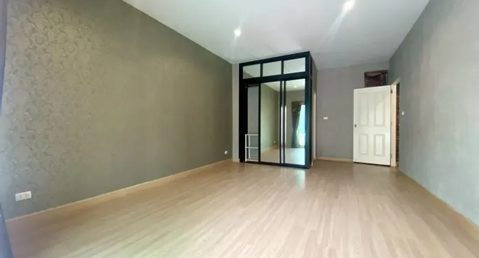 Reihenhaus zum Kauf mit 3 Zimmer in Bang Bua Thong, Nonthaburi