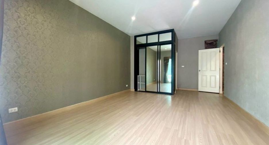 For sale 3 ベッドルーム townhouse in Bang Bua Thong, Nonthaburi
