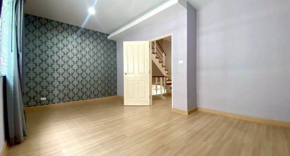 Reihenhaus zum Kauf mit 3 Zimmer in Bang Bua Thong, Nonthaburi