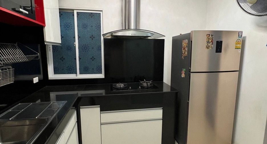 For sale 4 bedrooms house in Mueang Nonthaburi, Nonthaburi