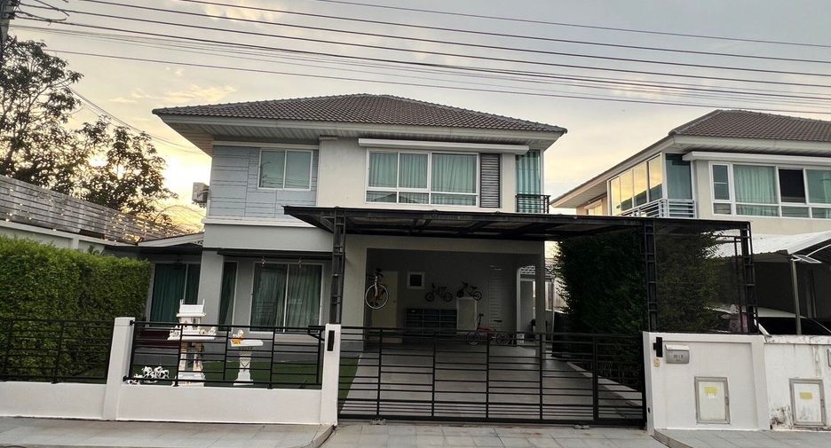 For sale 4 bedrooms house in Mueang Nonthaburi, Nonthaburi