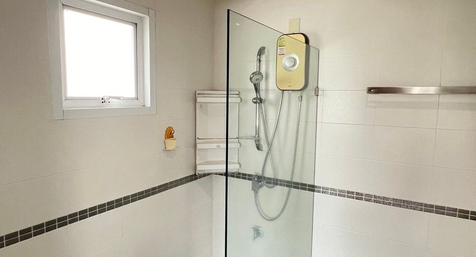 For sale 4 bedrooms house in Mueang Nonthaburi, Nonthaburi