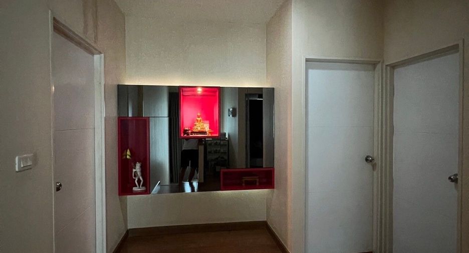 For sale 4 bedrooms house in Mueang Nonthaburi, Nonthaburi