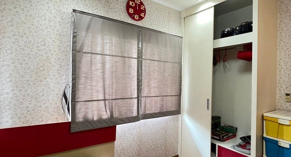 For sale 4 bedrooms house in Mueang Nonthaburi, Nonthaburi