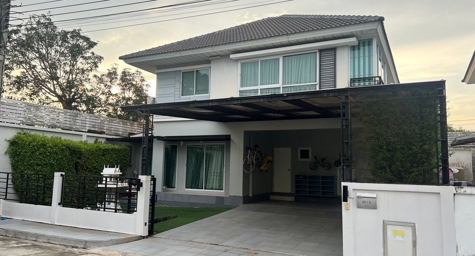 For sale 4 bedrooms house in Mueang Nonthaburi, Nonthaburi