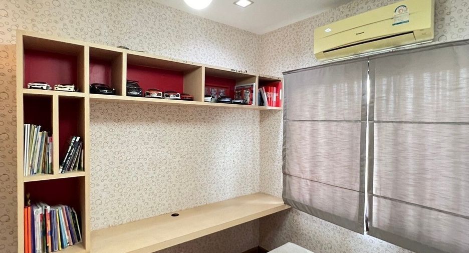 For sale 4 bedrooms house in Mueang Nonthaburi, Nonthaburi