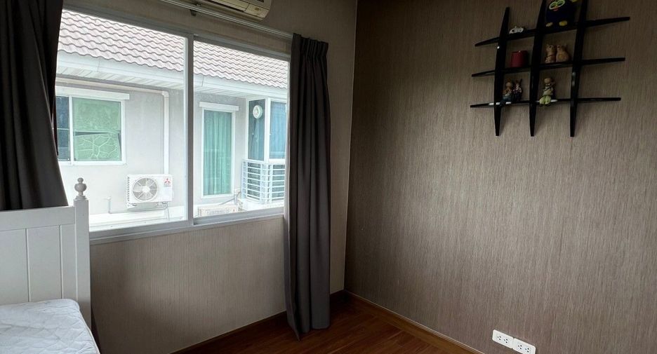 For sale 4 bedrooms house in Mueang Nonthaburi, Nonthaburi