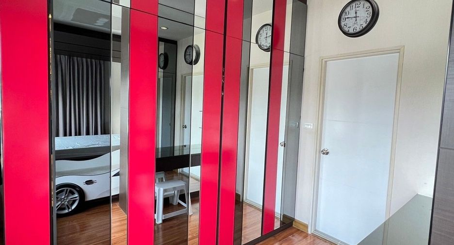 For sale 4 bedrooms house in Mueang Nonthaburi, Nonthaburi