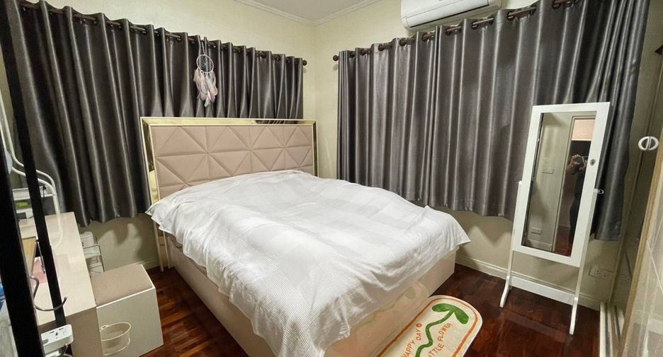 For sale 4 bedrooms house in Khlong Luang, Pathum Thani