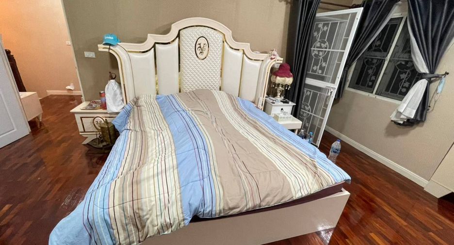 For sale 4 bedrooms house in Khlong Luang, Pathum Thani