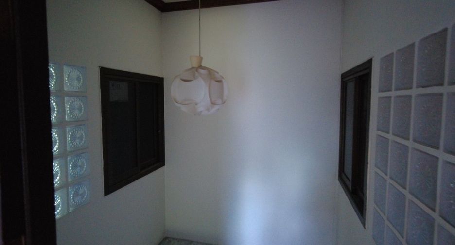For sale 5 bedrooms townhouse in Mueang Nonthaburi, Nonthaburi