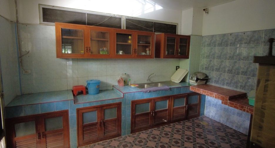 For sale 5 bedrooms townhouse in Mueang Nonthaburi, Nonthaburi