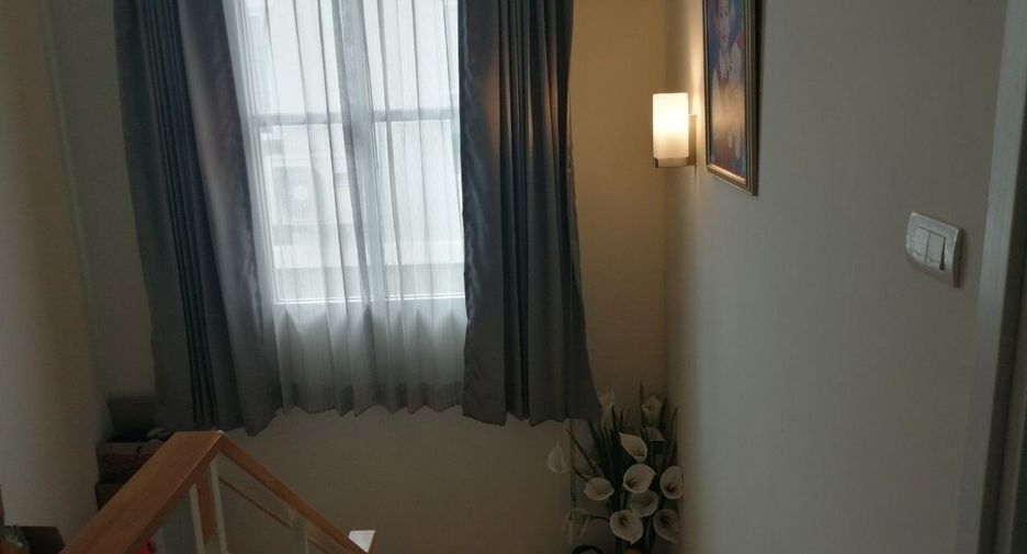 For sale 3 bedrooms house in Mueang Pathum Thani, Pathum Thani
