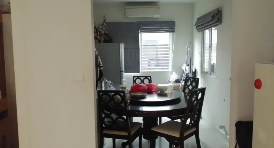 For sale 3 bedrooms house in Mueang Pathum Thani, Pathum Thani