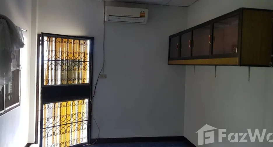 For sale 3 bedrooms house in Mueang Uttaradit, Uttaradit