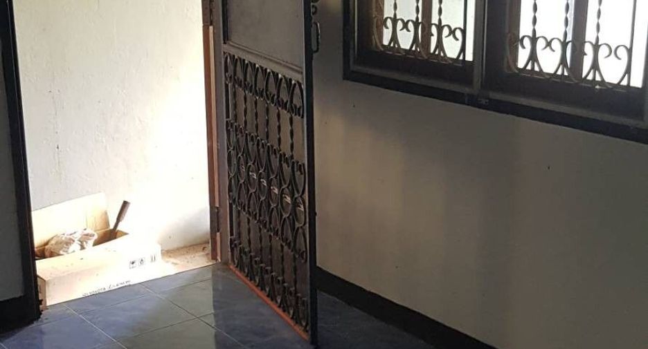 For sale 3 bedrooms house in Mueang Uttaradit, Uttaradit