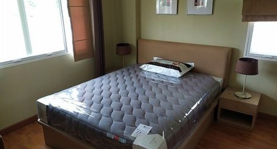 For rent 4 bedrooms house in Bang Kapi, Bangkok